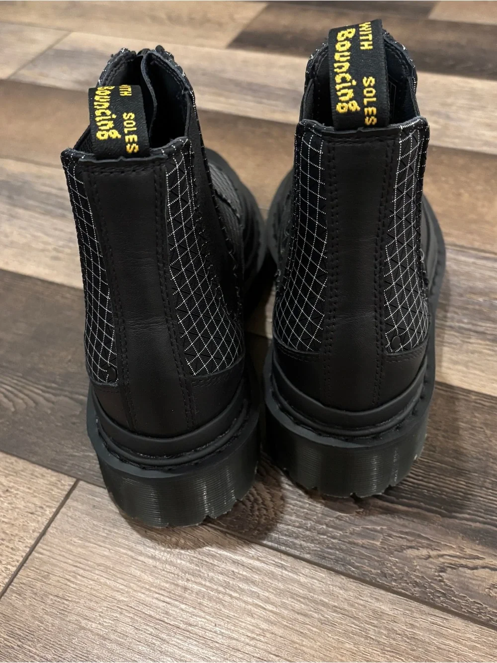 Dr. Martens 2976 BEX RIPSTOP GRID CHELSEA BOOTS Women’s Size 7 / Men’s Size 6